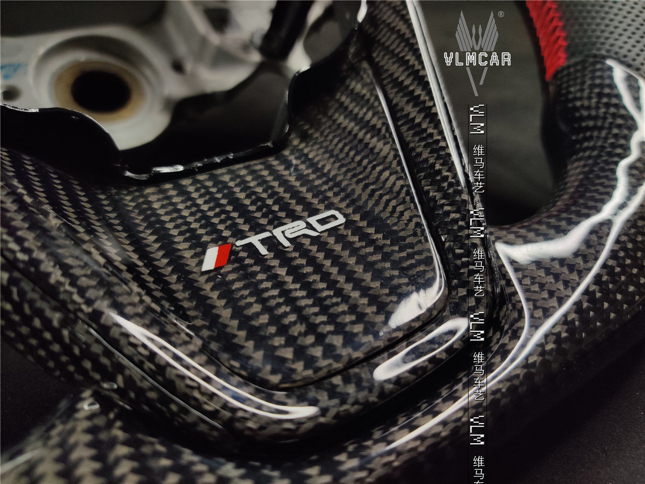 TRD style Private custom carbon fiber steering wheel for Toyota 2018-2019 Camry / Avalon